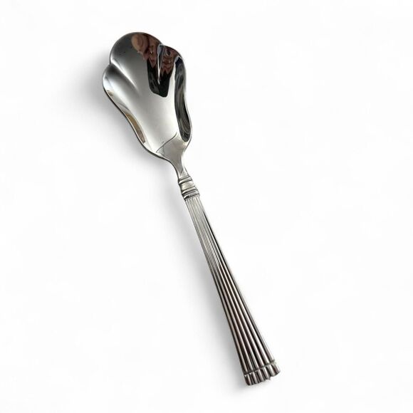 Pfaltzgraff Schematics Mackenzie stainless flatware pattern - Sugar Shell Spoon - Picture 1 of 7
